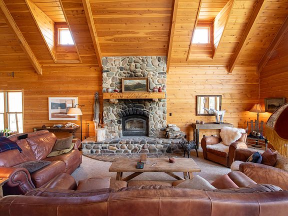 2nd image of 9885 Challis Creek Rd