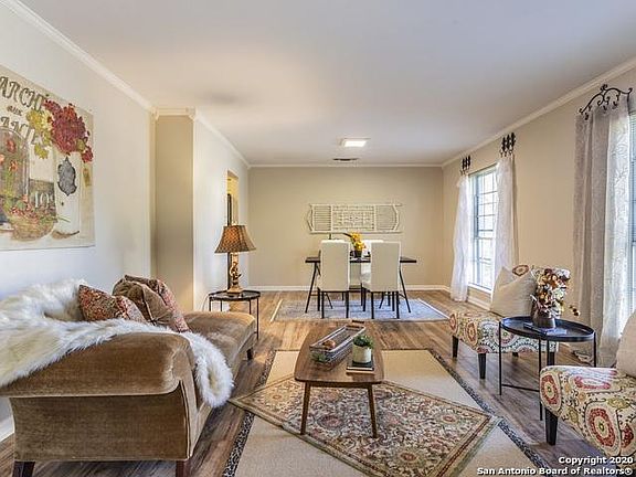 3rd image of 102 Oak Cir
