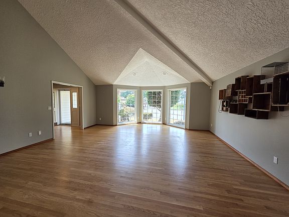 5th image of 1702 NW Gregory Dr