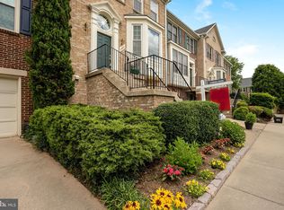 2234 Journet Dr, Dunn Loring, VA 22027