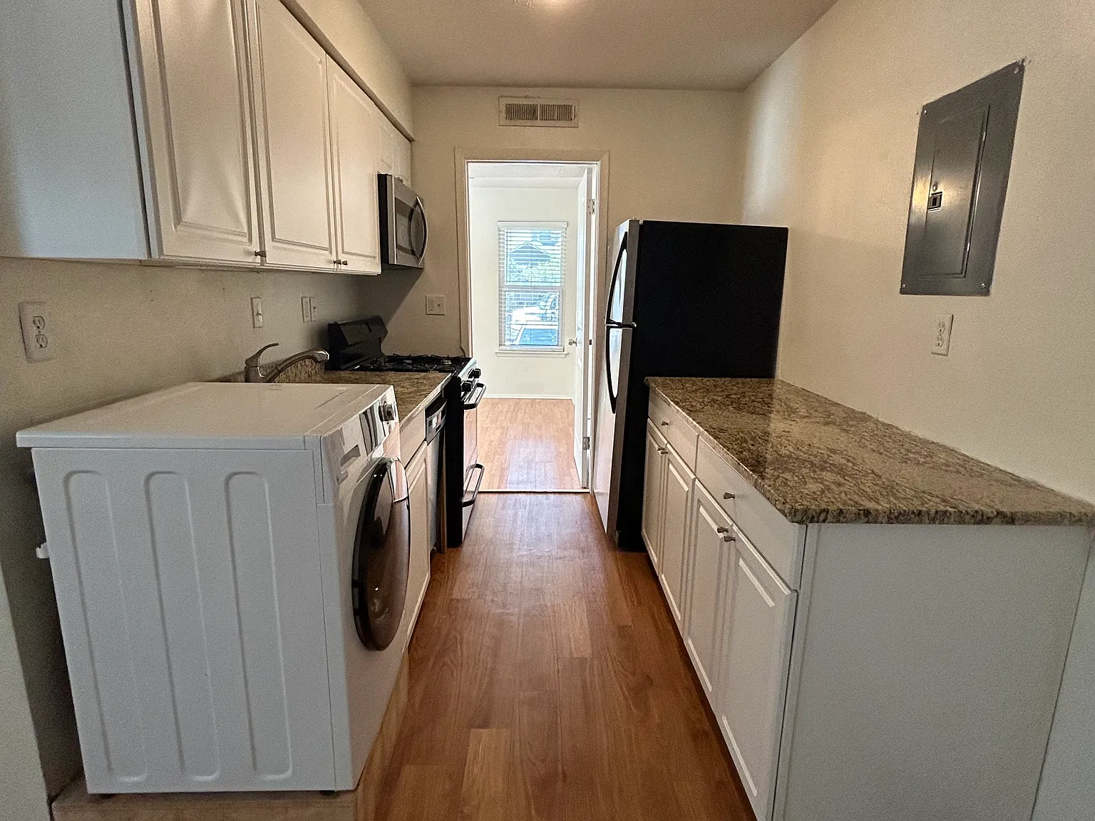 1 bed, 504 sqft, $1,295 — Photo 3