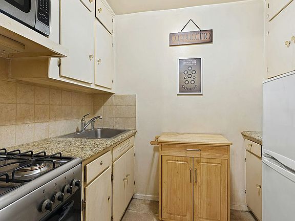 3rd image of 330 E 80th St APT 2F