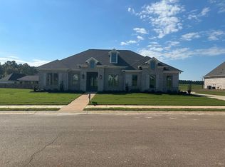 190 Bordeaux St, Starkville, MS 39759