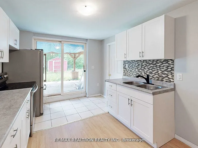 1250 Dartmoor St #LOWER — Photo 5