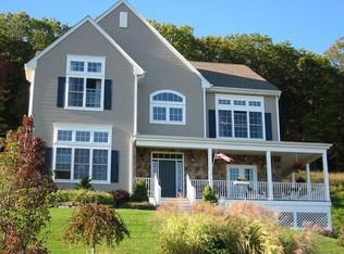 13 Heather Rdg, Highland Mills, NY 10930