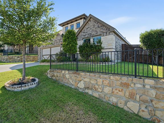 3rd image of 6608 Woodmere Ct