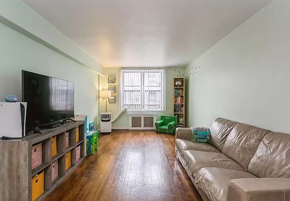 4th image of 1475 Thieriot Ave APT 4B