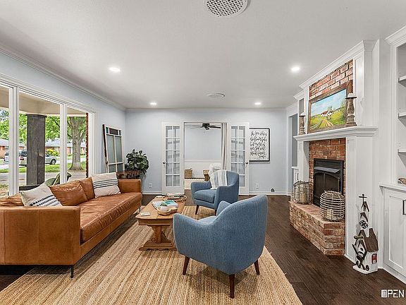 4th image of 2408 Clayton Ln