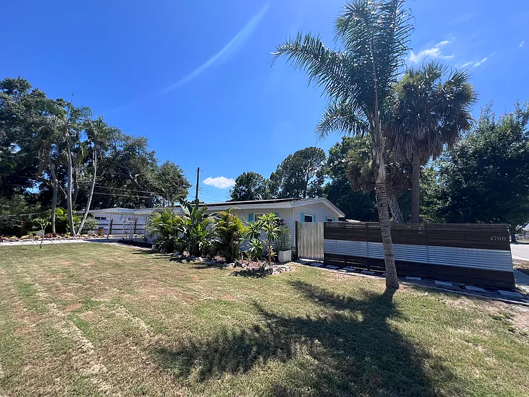 4700 W Leila Ave — Photo 4
