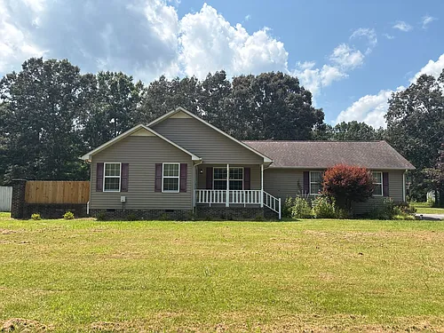 671 Circle Dr Photo 1