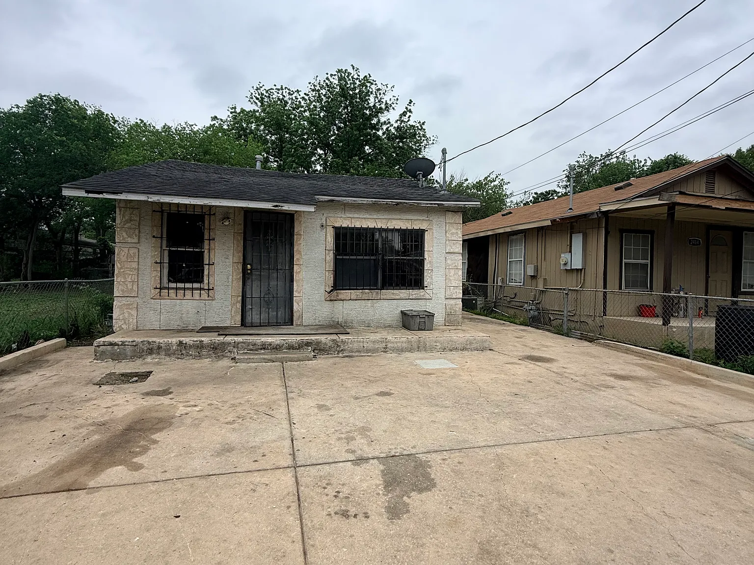 2 bed, 700 sqft, $1,050 — Photo 1