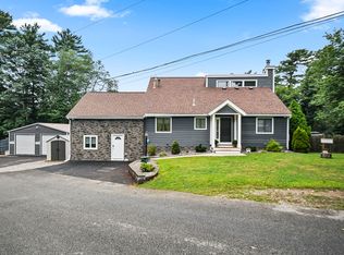 40 Lake St, Acushnet, MA 02743