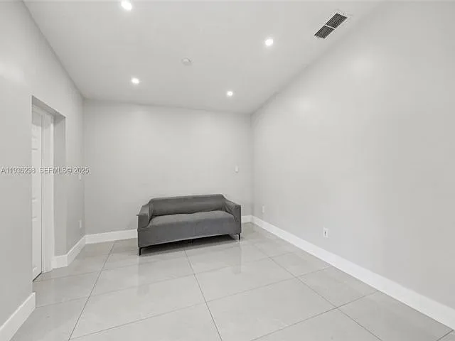 12237 SW 193rd St — Photo 13