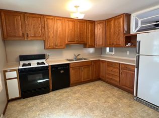 17 Hillside Dr, Treynor, IA 51575