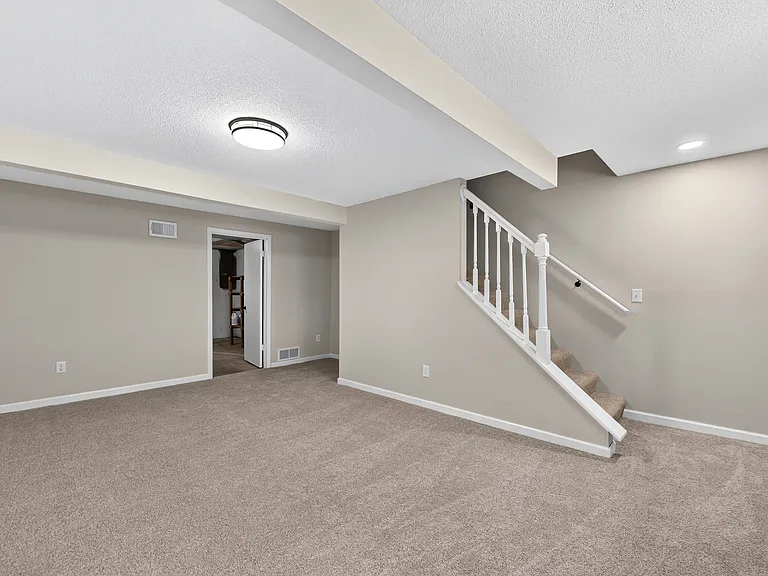 2387 Charlemagne Dr — Photo 14