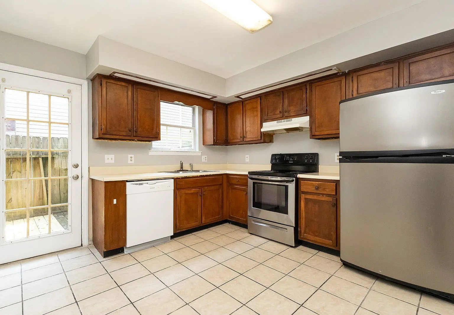 2 bed, 1.5 bath, $1,195 — Photo 1