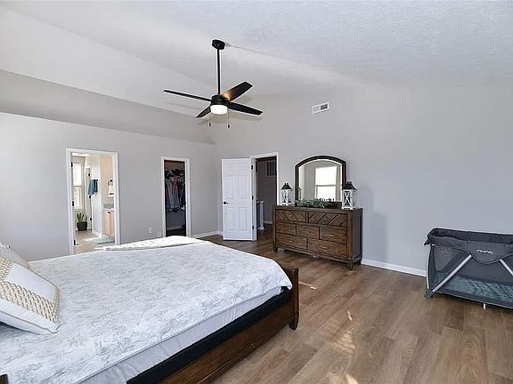 4th image of 16721 Earl Park Ct