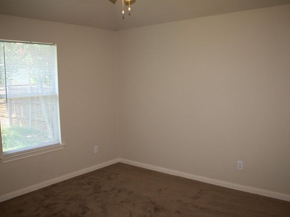 3rd image of 402 Masters Ave Unit B