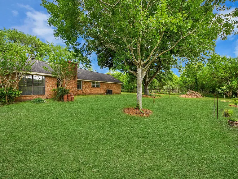 8407 Kirchner Rd — Photo 33