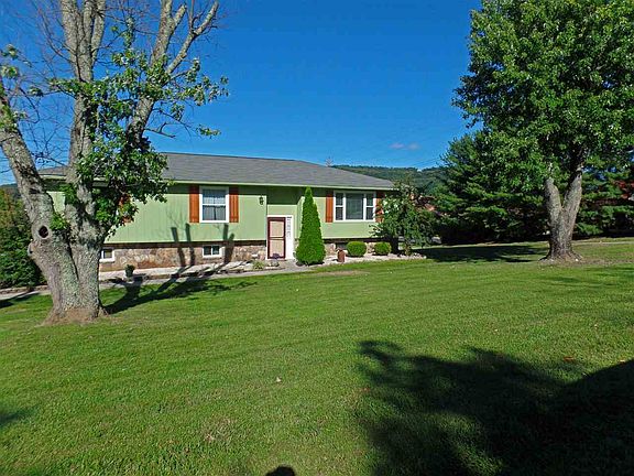 3rd image of 1137 Clarence Ln