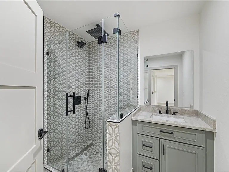 2306 Mill Lake Dr — Photo 17