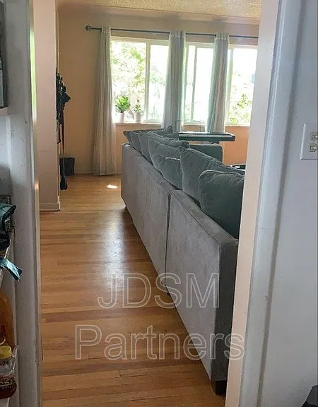 1545 N Jackson St — Photo 12