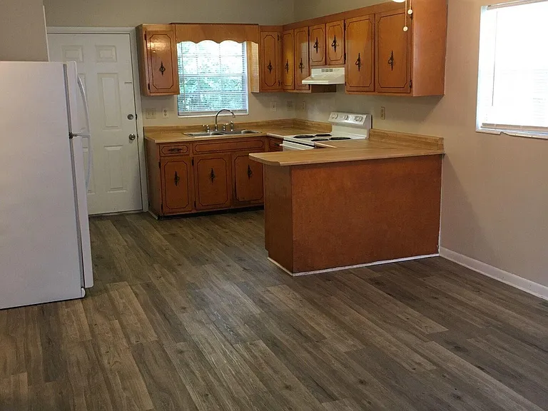 1527 Grace Ave #B — Photo 9