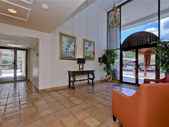 3rd image of 4015 Bayshore Blvd APT 5C