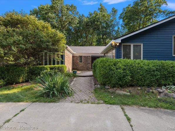 430 Rissman Ln, Ortonville, MI 48462