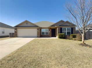 741 Morningside Dr, Centerton, AR 72719