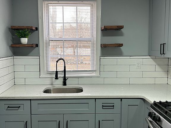 2nd image of 4 Colonial Ave