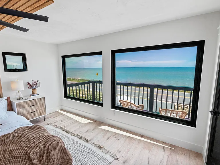 1604 S Oceanshore Blvd — Photo 6