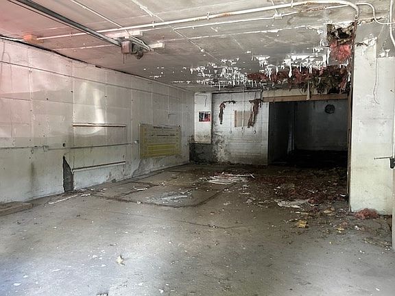 5th image of 172 Fairmount St