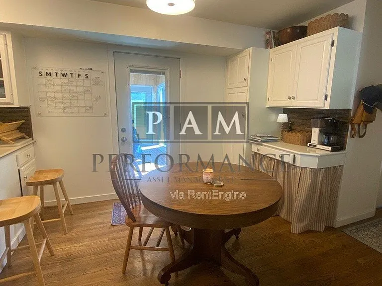 N86W5195 Covington Sq — Photo 12