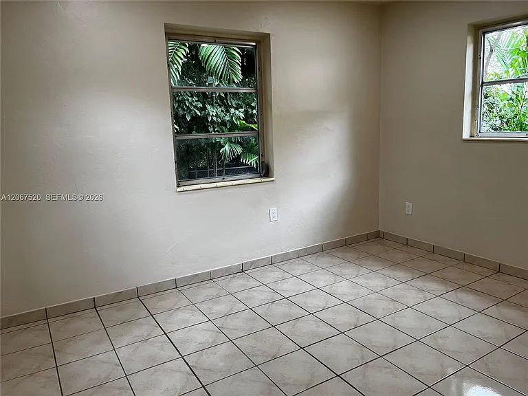 3351 SW 18th St — Photo 42