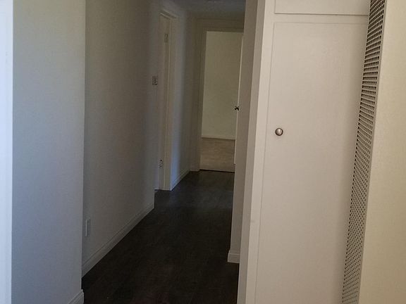 4th image of 148 13th St APT A