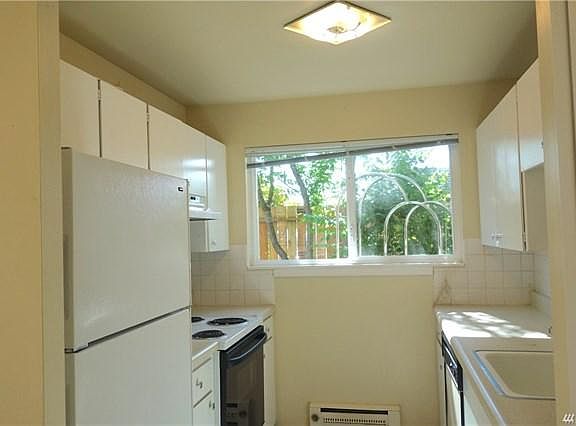 2nd image of 12234 SE 57th St APT 261