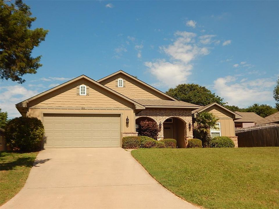 1st image of 1818 Woodland Park Dr