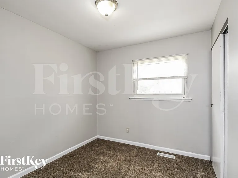 2130 Grants Pkwy — Photo 11