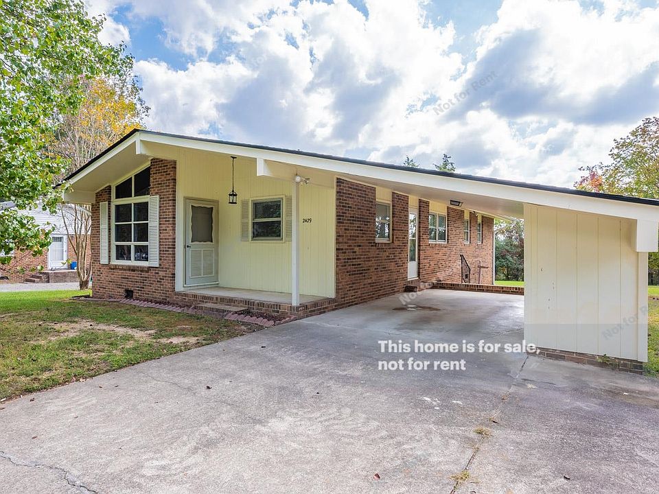 1st image of 2429 Landis Dr