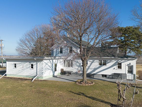 2nd image of 190 N 20th Rd