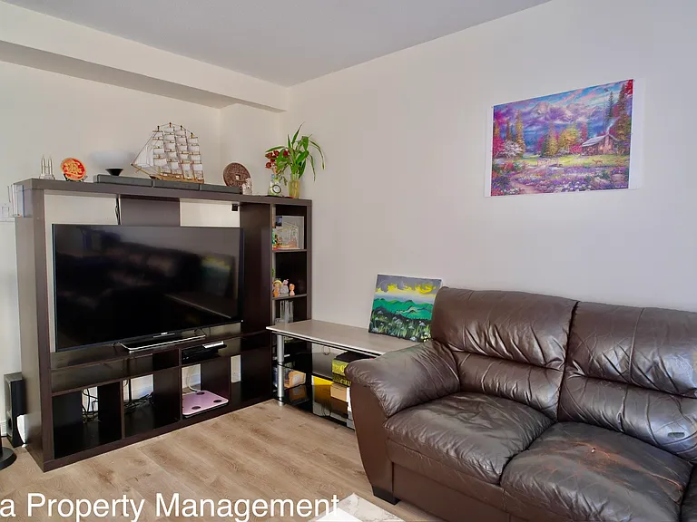 6 Crystal Park Cres #1 — Photo 12