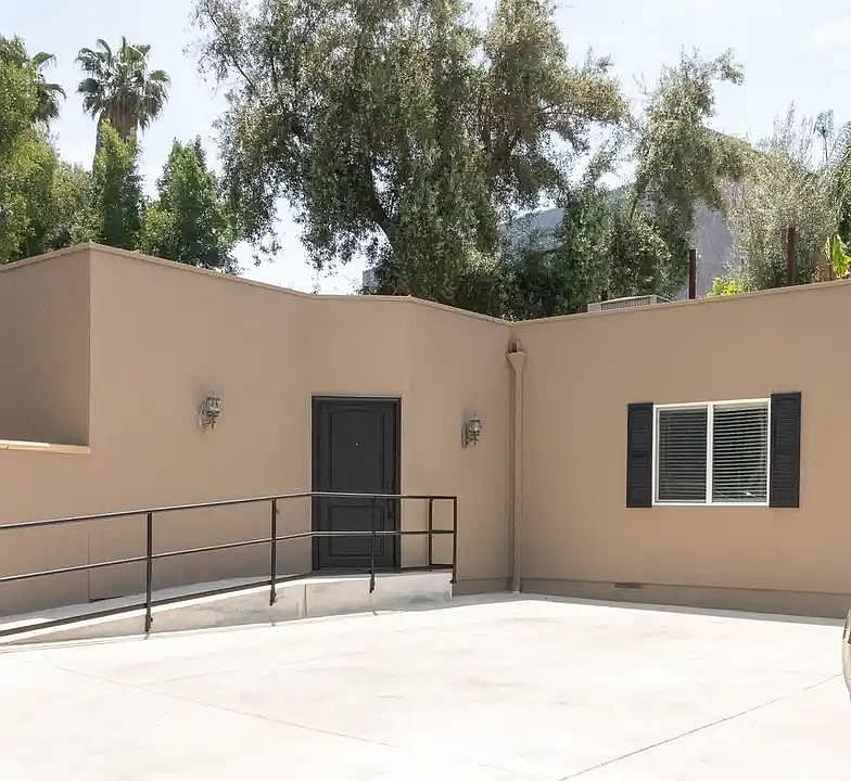 1st image of 2830 Reservoir St