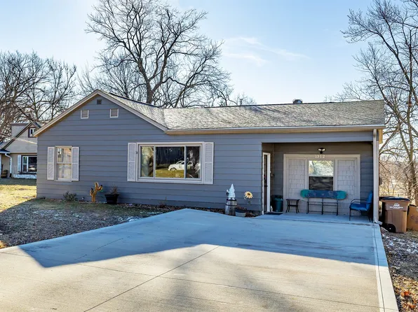 1312 Locust St, West Des Moines, IA 50265