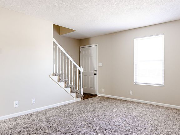 4th image of 510 Hietts Ln APT A