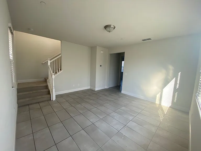 35 Huddlestone Cir — Photo 7
