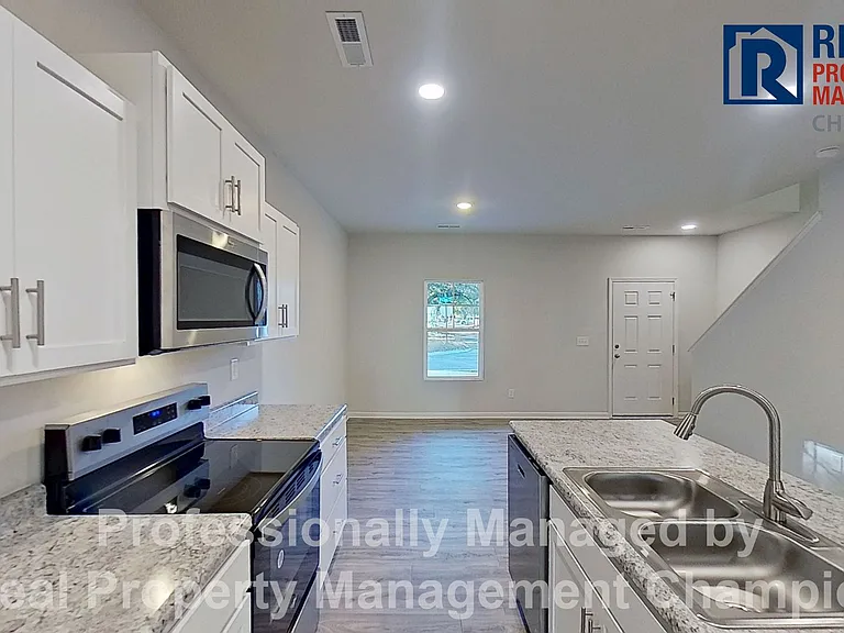 460 Maides Ave — Photo 7