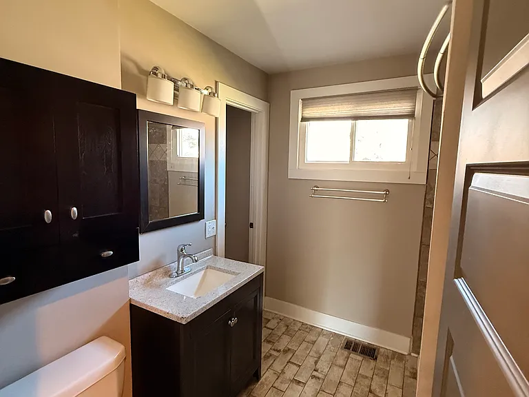237 Eisenhower Dr — Photo 8