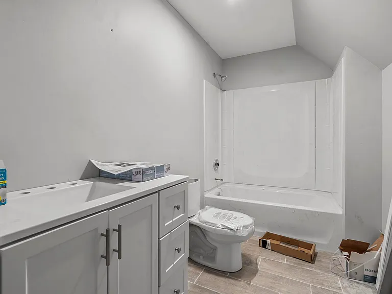 548 Ferry St #3 — Photo 8