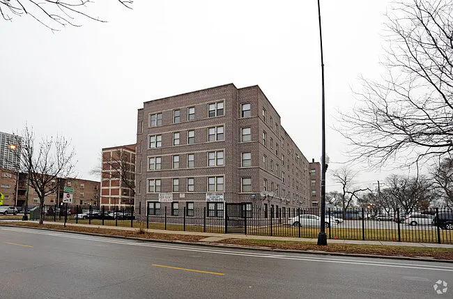 7601 S South Shore Dr #2A — Photo 2